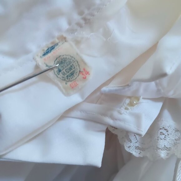 Vintage Women's Small Ruffled Blouse Victorian 1960's Lace Trim Gothic Vampire - Picture 7 of 7